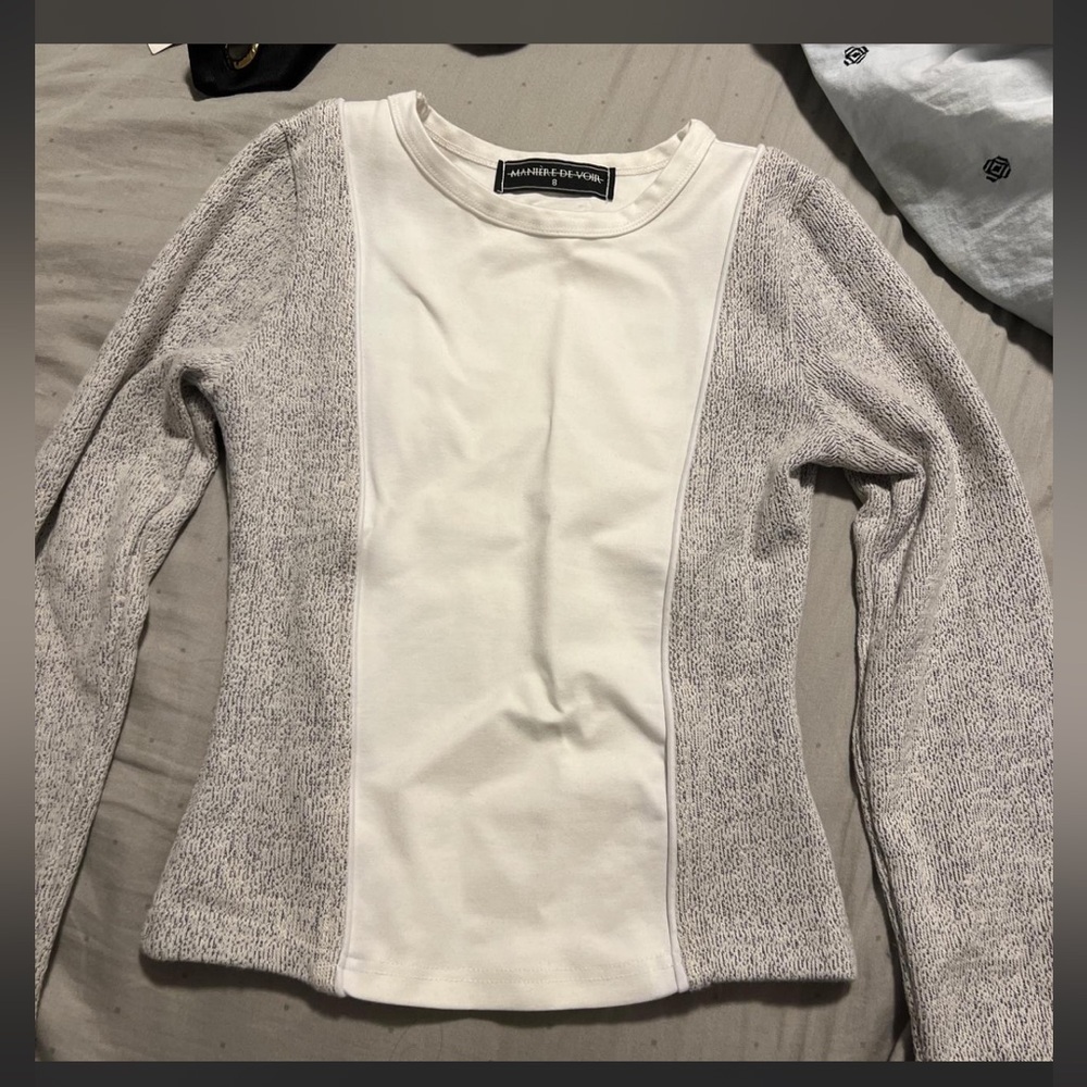 Maniere De Voir White Crew Neck Tee with Black Label